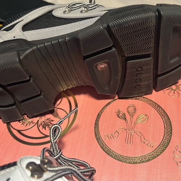 Gucci Flashtrek Reflective Gray
Sneakers - Picture 8 of 13